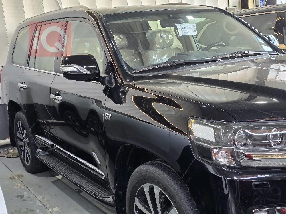 تويوتا لاندكروزر